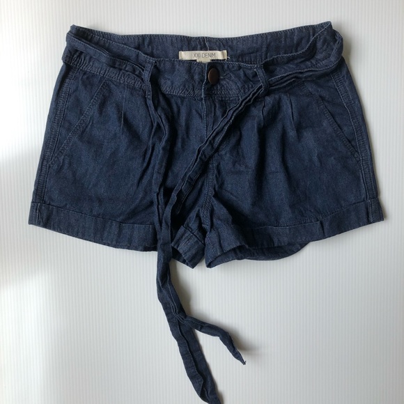 Paperbag shorts | Forever 21 - Picture 2 of 6